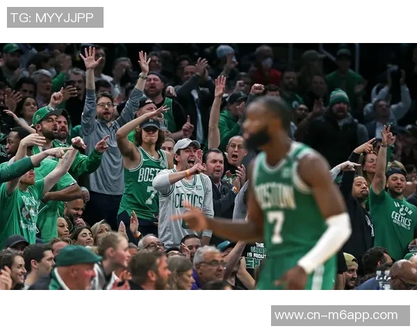 杰伦布朗半场表现出色13投8中贡献18分5助攻正负值高达5